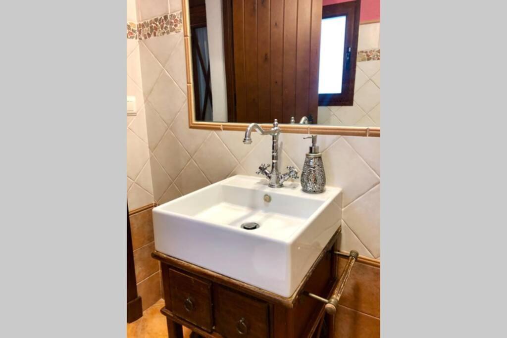 Gatu Premium Villa Lurberri Piscina Privada, 4 Dormitorios, 2 Banos, Parking , Jardines, " Preferente Mayores De 25 Anos Y Familias " In Y Barbacoa Chiclana de la Frontera Exterior photo