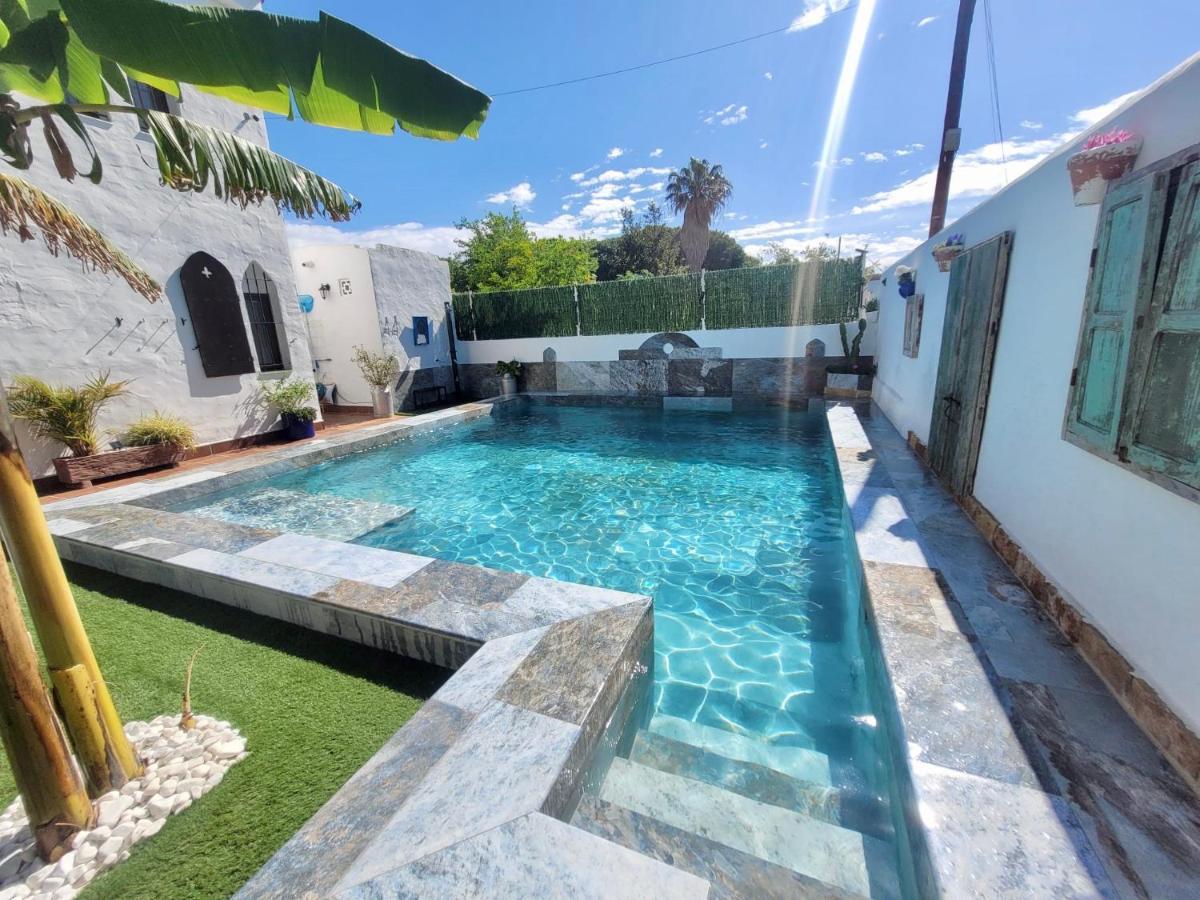 Gatu Premium Villa Lurberri Piscina Privada, 4 Dormitorios, 2 Banos, Parking , Jardines, " Preferente Mayores De 25 Anos Y Familias " In Y Barbacoa Chiclana de la Frontera Exterior photo