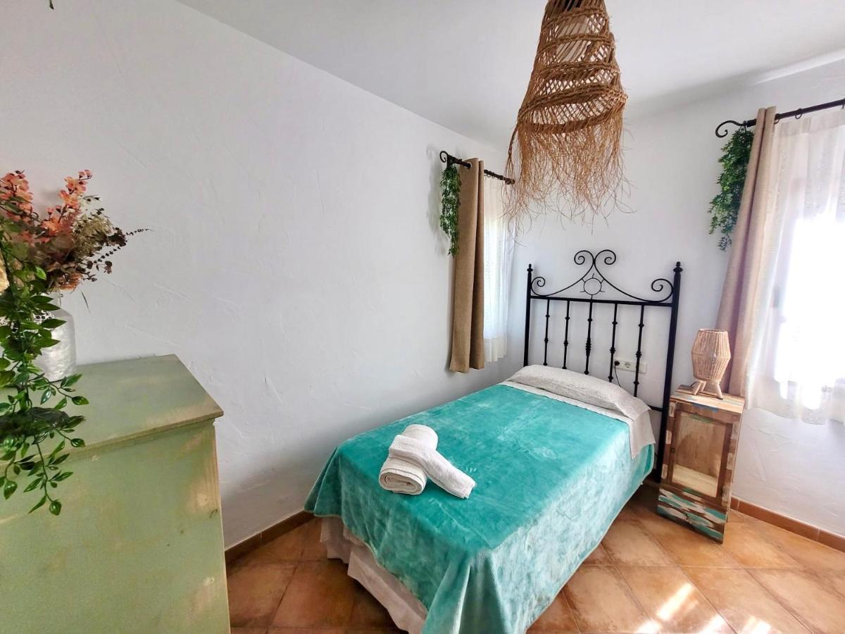 Gatu Premium Villa Lurberri Piscina Privada, 4 Dormitorios, 2 Banos, Parking , Jardines, " Preferente Mayores De 25 Anos Y Familias " In Y Barbacoa Chiclana de la Frontera Exterior photo